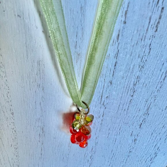 Vintage Crystal Grapes Cluster Pendant Ribbon Necklace - Picture 4 of 11